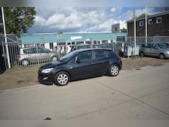 Opel Astra - 1.4 Selection
