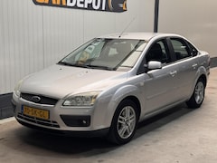 Ford Focus - 1.6-16V Ghia