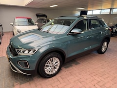 Volkswagen T-Roc - 1.0 TSI Life |Trekhaak | adap Cruise | Carplay