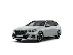 BMW i5 Touring - eDrive40 M Sport Pro Edition 84 kWh | M Sportpakket Pro | Innovation Pack | Travel Pack |
