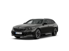 BMW i5 Touring - M60 xDrive 84 kWh | M Sportpakket Pro | Innovation Pack | Travel Pack | Comfort Pack