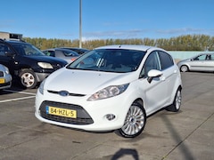 Ford Fiesta - € 3149, -1.6 Titanium Apk 2027 Airco Nap Cruise
