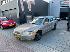 Volvo V70 - 2.4 D5 Summum Trekhaak Airco NAP APK 1 Jaar