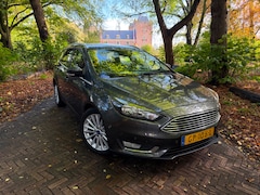 Ford Focus Wagon - 1.0 Titanium Edition | park sensor | trekhaak | stoel verwarming | org NL