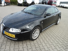 Alfa Romeo GT - 2.0 JTS Distinctive