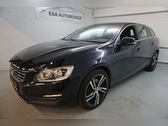 Volvo V60 - 2.4 D6 Twin Engine Momentum /NIEUWE AIRCO