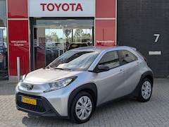 Toyota Aygo X - Play NL-AUTO 100% DEALER OH METALLIC AIRCO ANDROID/APPLE CRUISE CONTROL