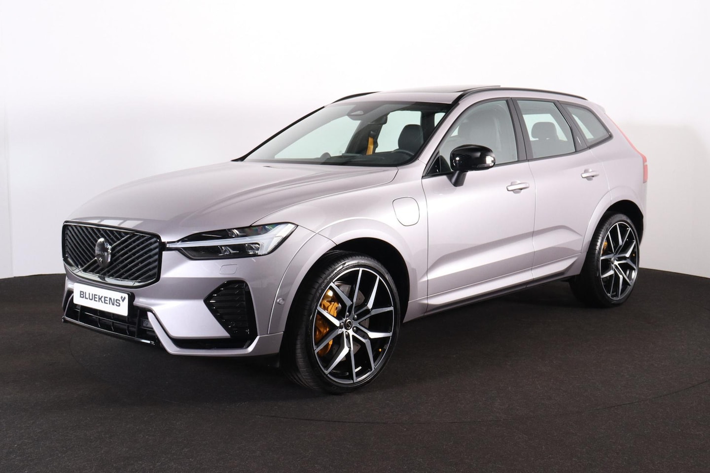 Volvo XC60 - T8 Recharge AWD Polestar Engineered - Panorama/schuifdak - IntelliSafe Assist & Surround - - AutoWereld.nl