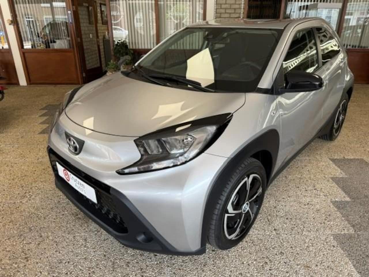 Toyota Aygo X - 1.0 VVT-i S-CVT play 1.0 VVT-i S-CVT Play - AutoWereld.nl