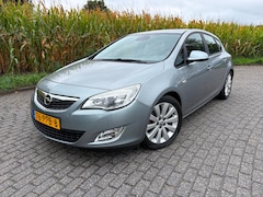 Opel Astra - 1.4 Turbo Edition -trekhaak - all season banden - lm velgen - reservewiel