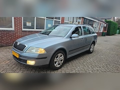 Skoda Octavia Combi - 1.6 Elegance