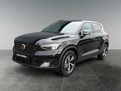 Volvo XC40 - 2.0 B4 Plus Dark | Panoramadak | Trekhaak | Verwarmbare voorruit | Stoelverwarming |