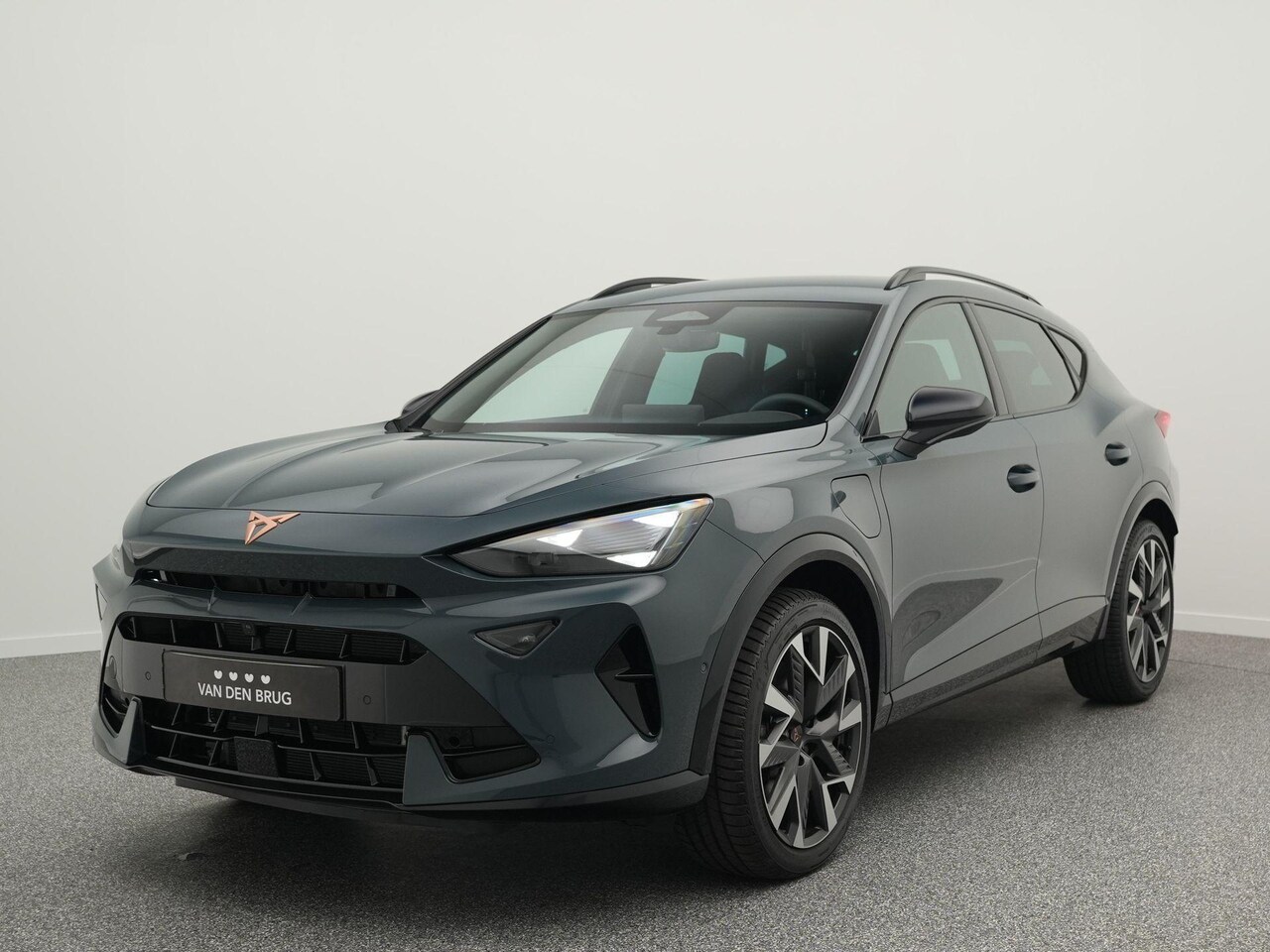 CUPRA Formentor - 1.5 TSI e-Hybrid VZ Performance 272 PK | Trekhaak | SennHeiser Audio | 360 Camera | Side A - AutoWereld.nl