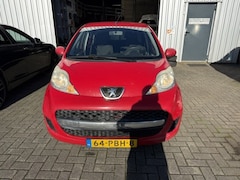 Peugeot 107 - 1.0-12V Millesim 200