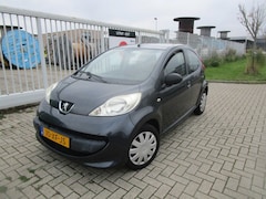 Peugeot 107 - 1.0-12V XR