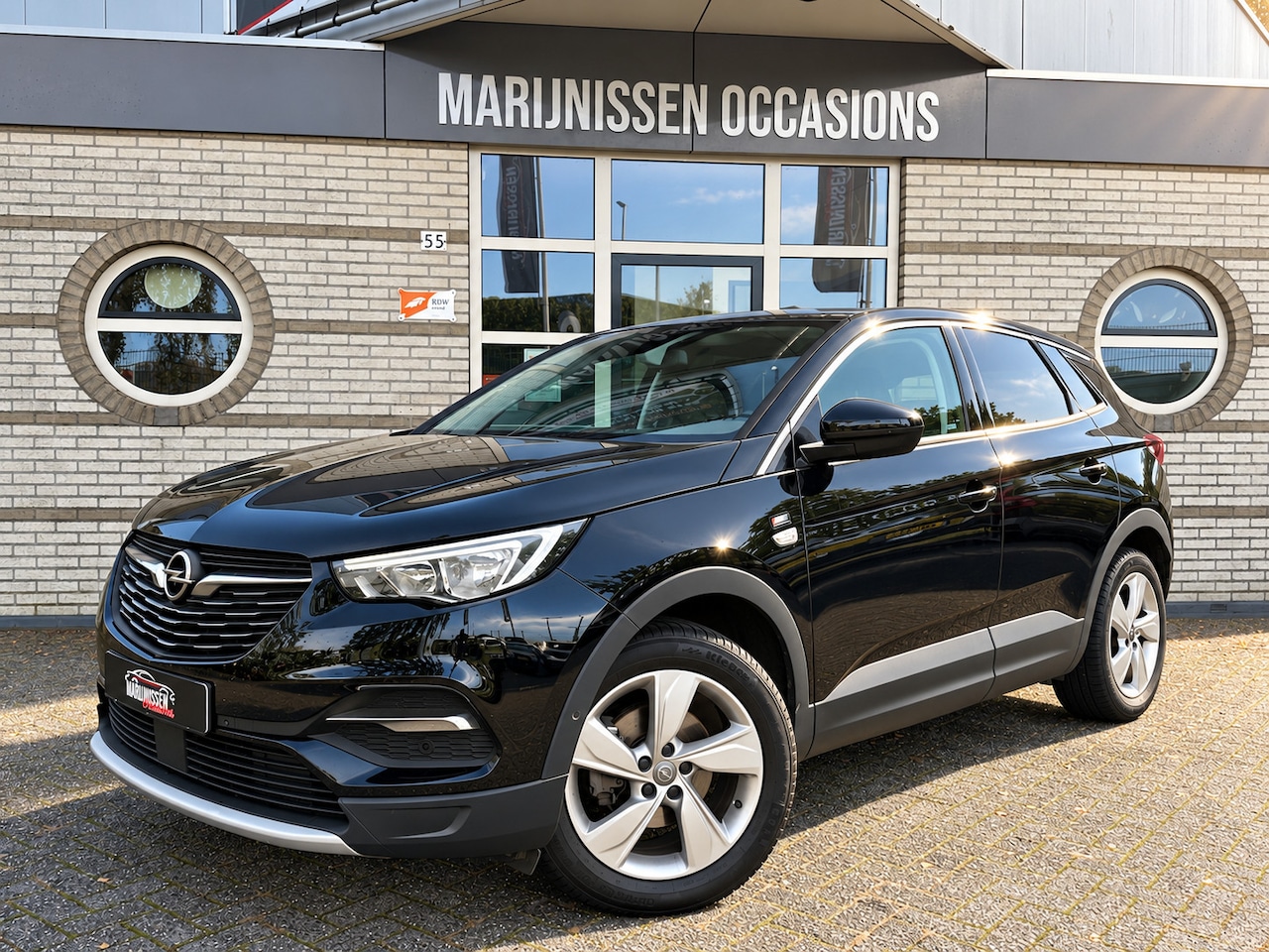 Opel Grandland X - 1.2 Turbo Innovation |CarPlay|PDC|Navi| - AutoWereld.nl