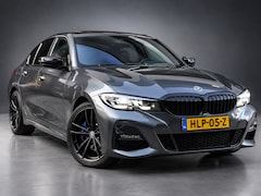 BMW 3-serie - 330e High Executive M-Sport|Luxe Uitvoering|Black pakket|Stuur verwarming|NAP|APK|