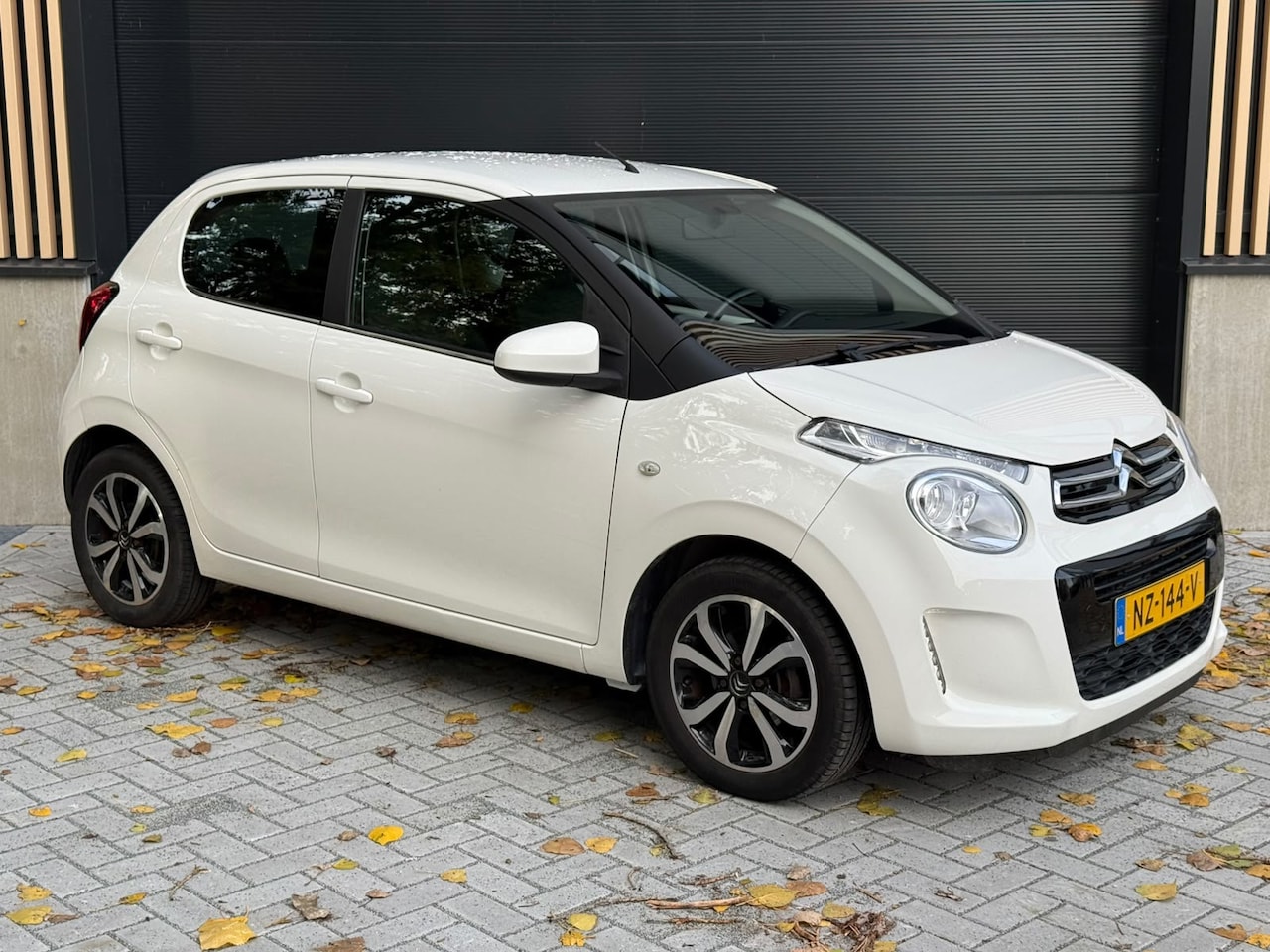 Citroën C1 - 1.0 e-VTi Shine 1.0 e-VTi Shine, Airco, Navi, 86DKM NAP! - AutoWereld.nl