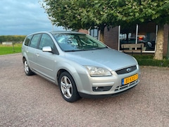 Ford Focus Wagon - 1.6-16V Trend