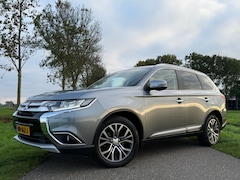 Mitsubishi Outlander - 2.0 Instyle 4WD Automaat | 7 Persoons | Leder | Schuif-/Kanteldak | Camera | Trekhaak | Xe