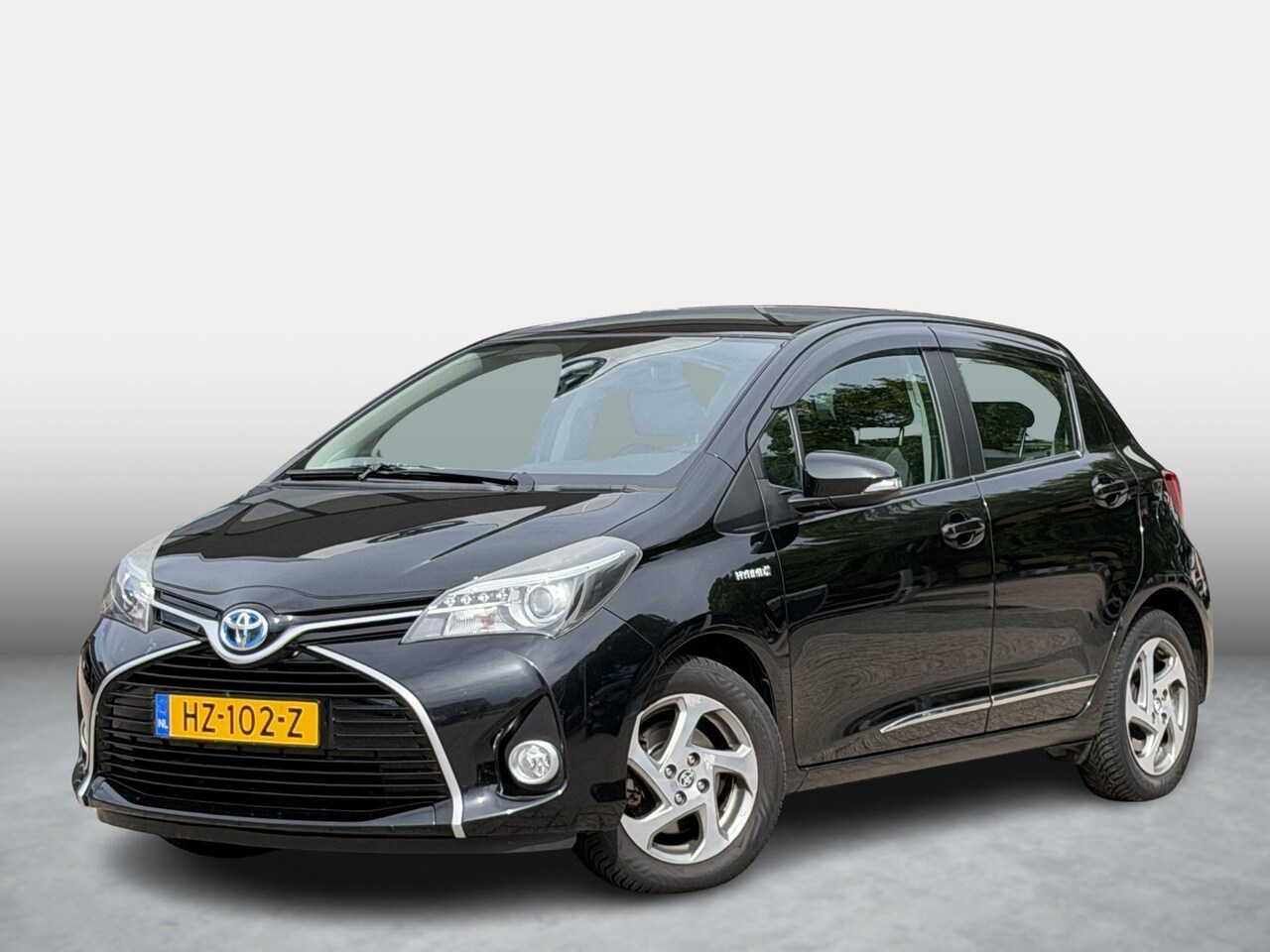 Toyota Yaris - 1.5 Hybrid Trend Trekhaak All Season Navi NL - AutoWereld.nl