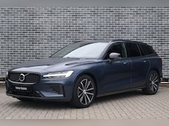 Volvo V60 - 2.0 T8 Plug-in Hybrid AWD Plus Dark | PHEV Long Range | Trekhaak | Sportstoelen | Panorama