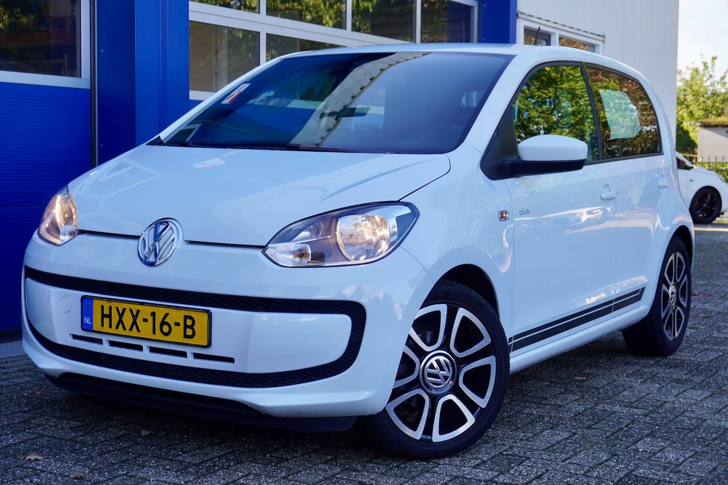 Volkswagen Up! - 1.0 CLUB up! APK|AIRCO|CRUISE|BLUETOOTH - AutoWereld.nl