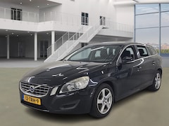 Volvo V60 - 1.6 T3 Momentum/NweAPK/STARTSTOP/CRUISE/NAVI/CLIMA/TREKHAAK