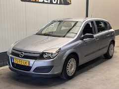 Opel Astra - 1.4 Essentia