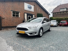 Ford Focus Wagon - 1.0 Lease Edition ( Airco + Trekhaak + Navigatie )