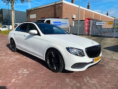 Mercedes-Benz E-klasse - 200 d Prestige / 118.598 KM NAP / Panorama dak / Grootbeeld Navigatie / Lederen Bekleding