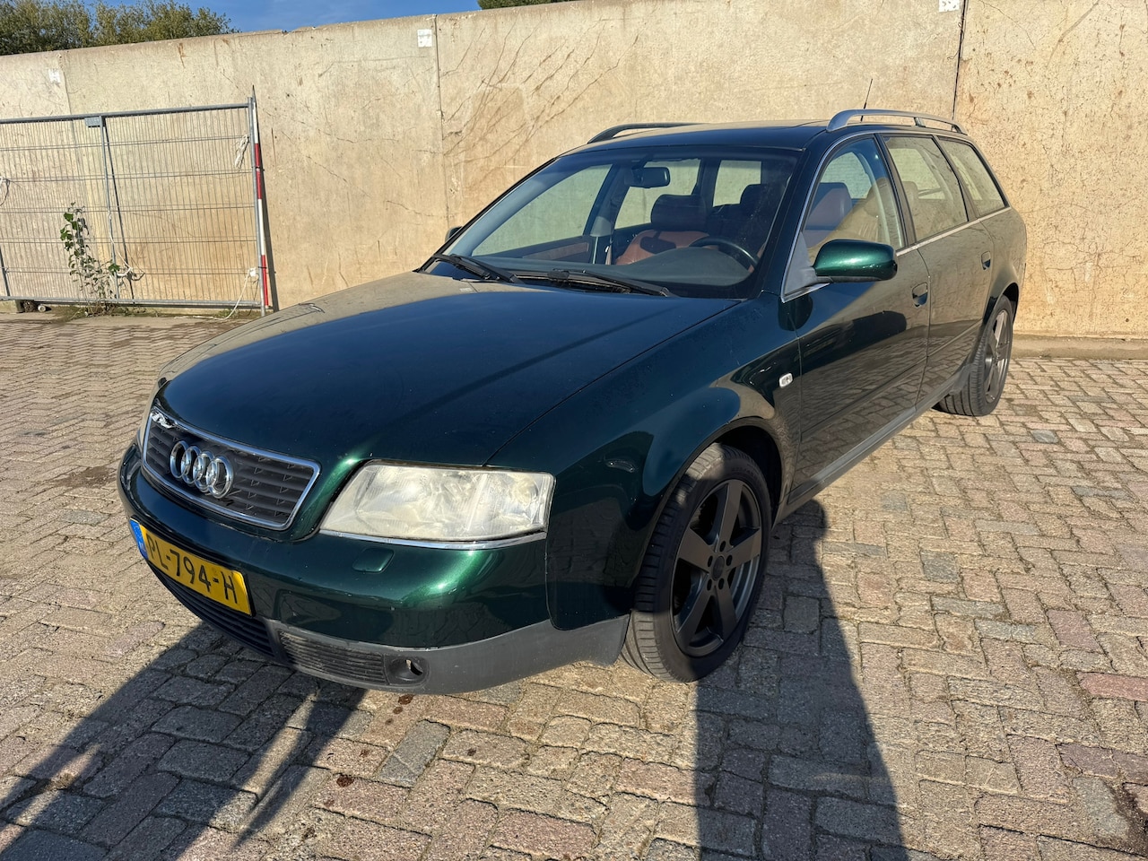 Audi A6 Avant - 2.4 5V Advance / HANDEL / EXPORT / - AutoWereld.nl