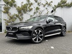 Volvo V60 Cross Country - 2.0 B5 AWD Pro | Trekhaak | Panoramadak | Achteruitrijcamera | Parkeersensoren | Keyless E
