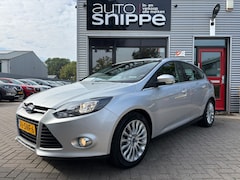 Ford Focus - 1.6 EcoBoost First Edition -CLIMA-CRUISECONTROL-VOORUITVERWARMING-STOELVERWARMING-LICHTMET