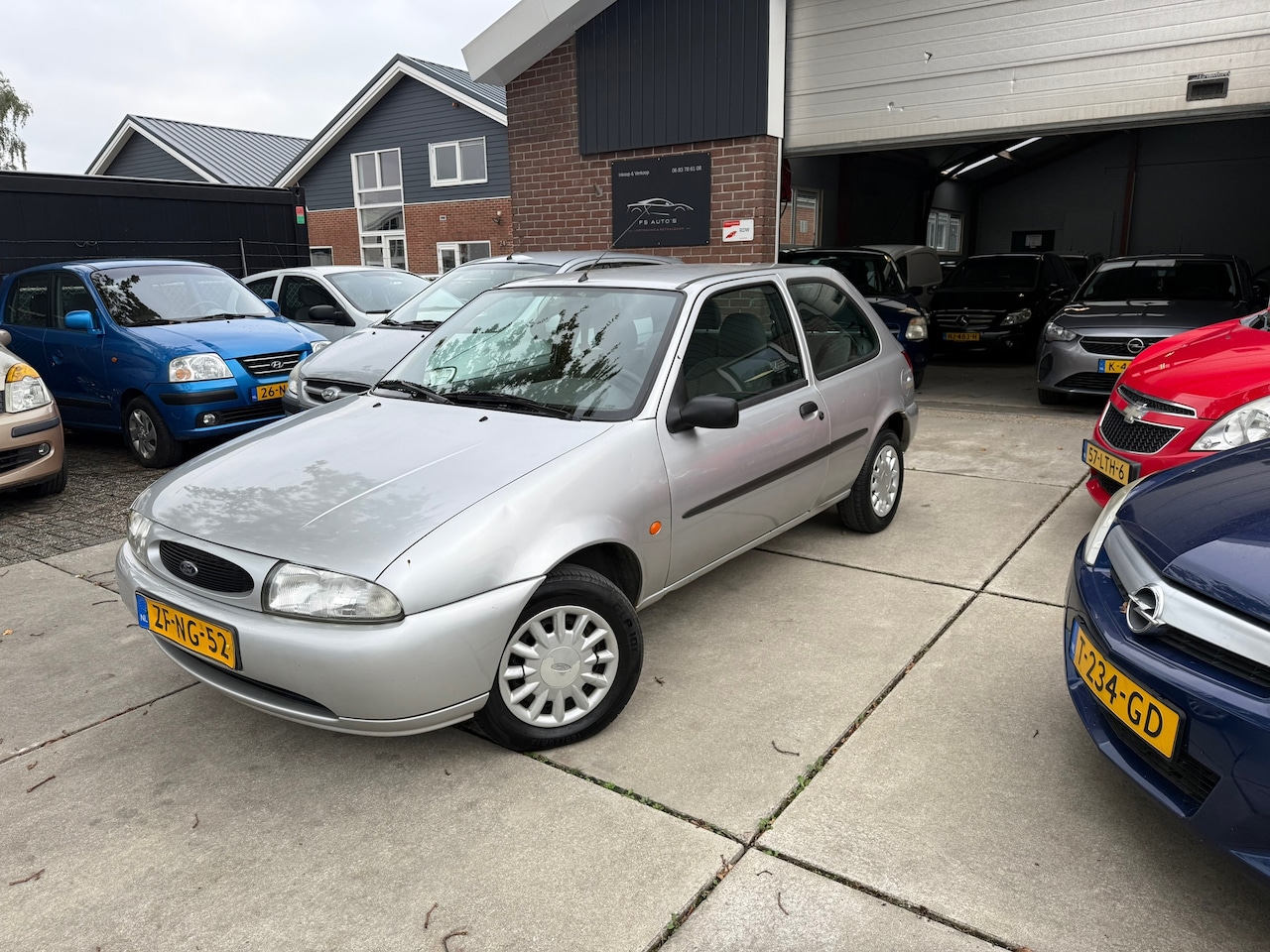 Ford Fiesta - 1.3-8V Trend |NIEUWE APK|NAP KM STAND|ELECTRISCHE RAMEN|STUURBEKRACHTIGING|CENTRALEN DEURE - AutoWereld.nl