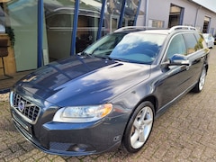 Volvo V70 - 2.5FT Summum Automaat 230PK LEER / XENON / PDC