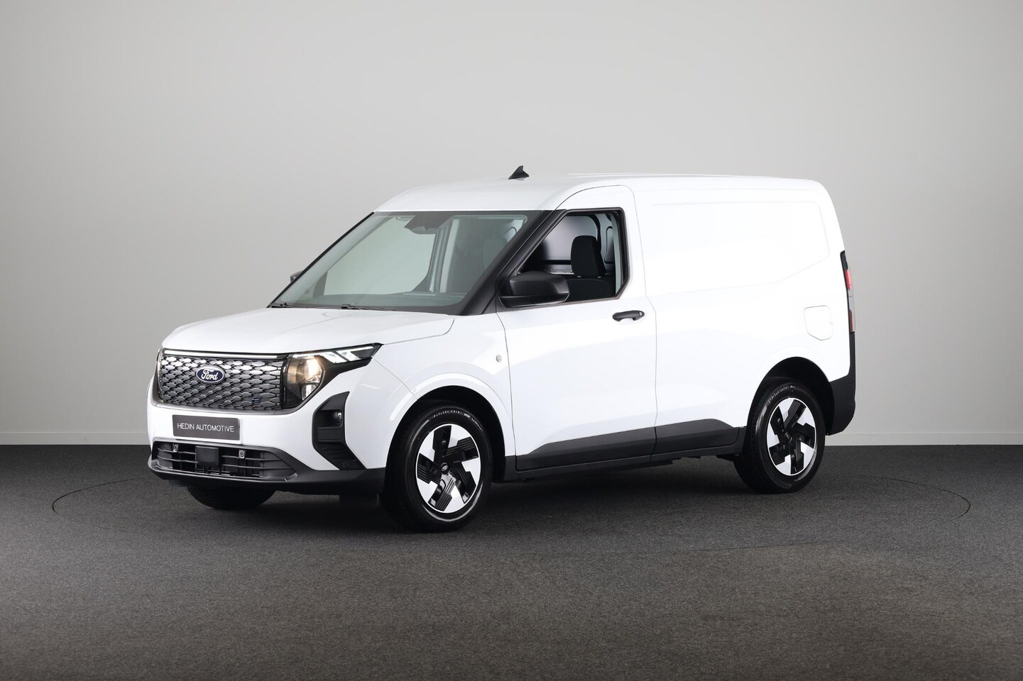 Ford Transit Courier - E-Transit Trend 44 kWh | Nieuw te bestellen! - AutoWereld.nl