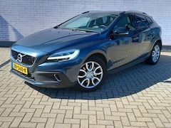 Volvo V40 Cross Country - 1.5 T3 Polar+ Luxury | Trekhaak | Panoramadak | Harman Kardon Audio | Lederen Bekleding |