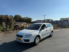 Ford Focus Wagon - 1.6-16V Champion ZO INGERUILD ZO WEG PRIJSJE