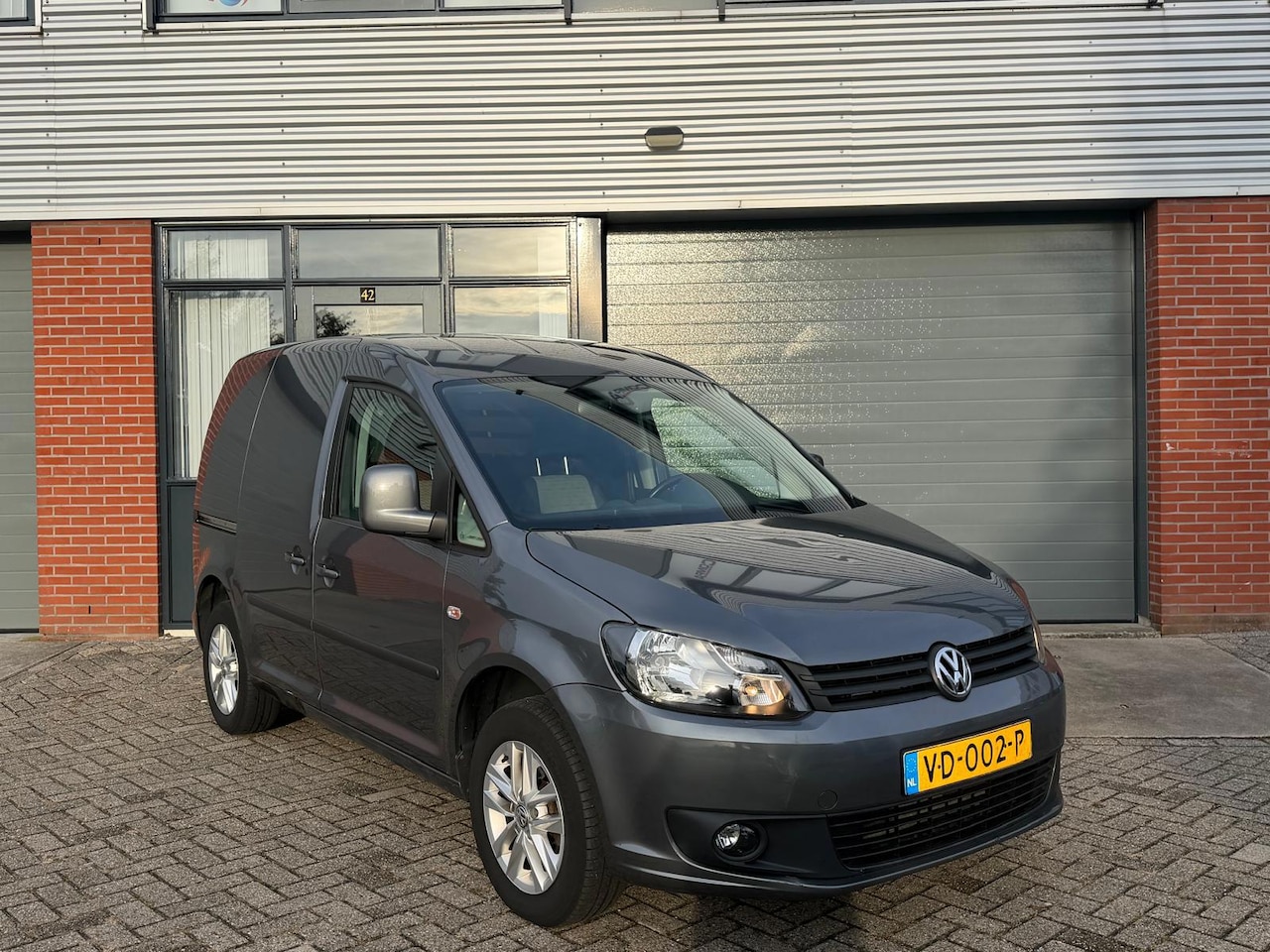 Volkswagen Caddy - 1.6 TDI BMT - AutoWereld.nl