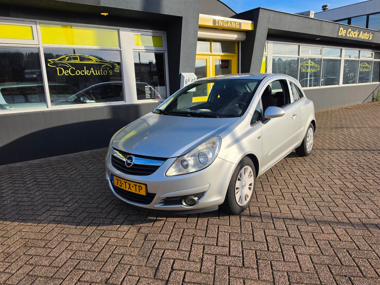 Opel Corsa - 1.2-16V Enjoy/ APK 10-2027 - AutoWereld.nl