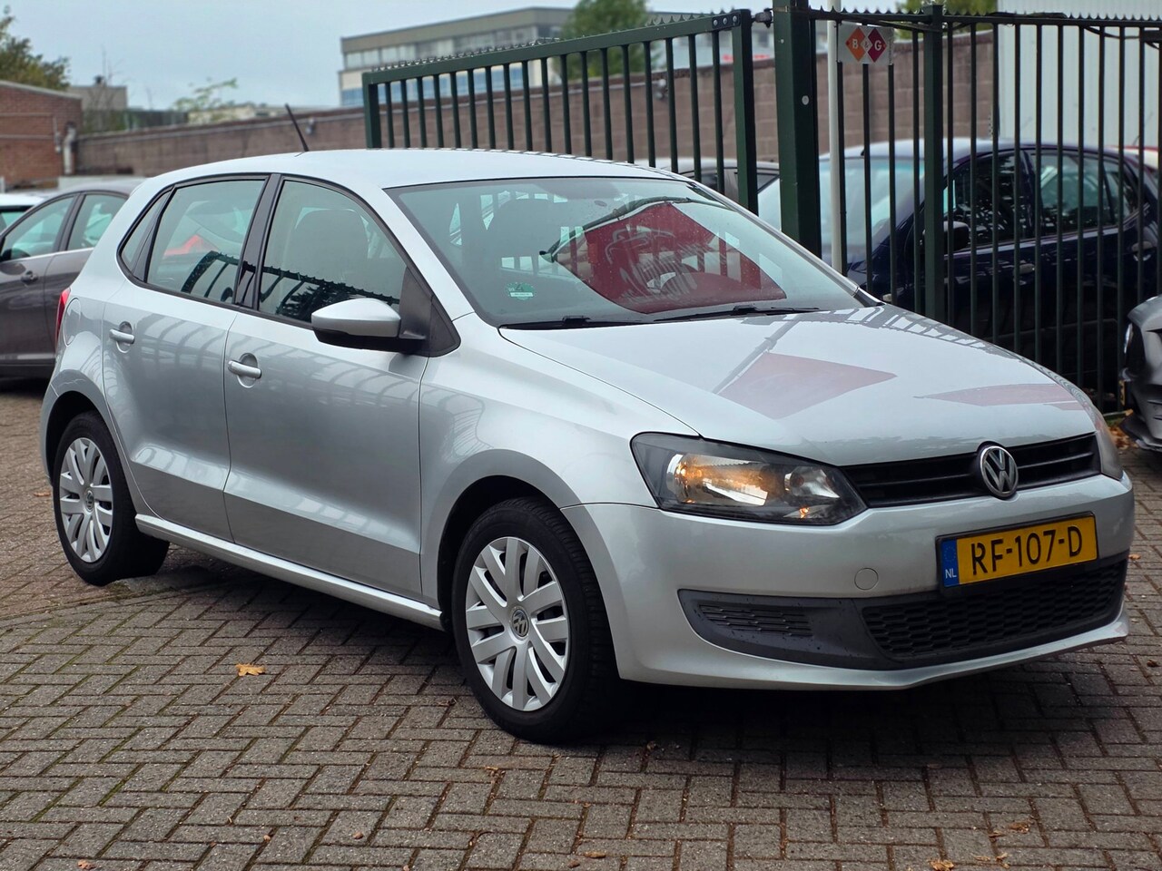 Volkswagen Polo - 1.2-12V Comfortline Zeer netjes carplay trekhaak airco elektrische ramen - AutoWereld.nl