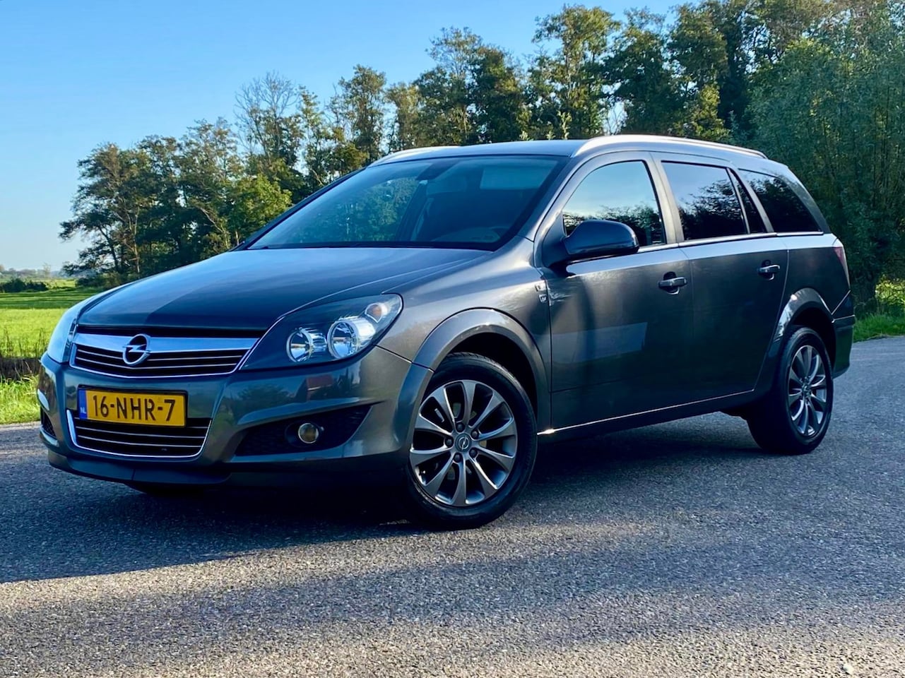Opel Astra Wagon - 1.6 111 years Edition NAVI AIRCO NAP 116PK Goed Onderhouden - AutoWereld.nl
