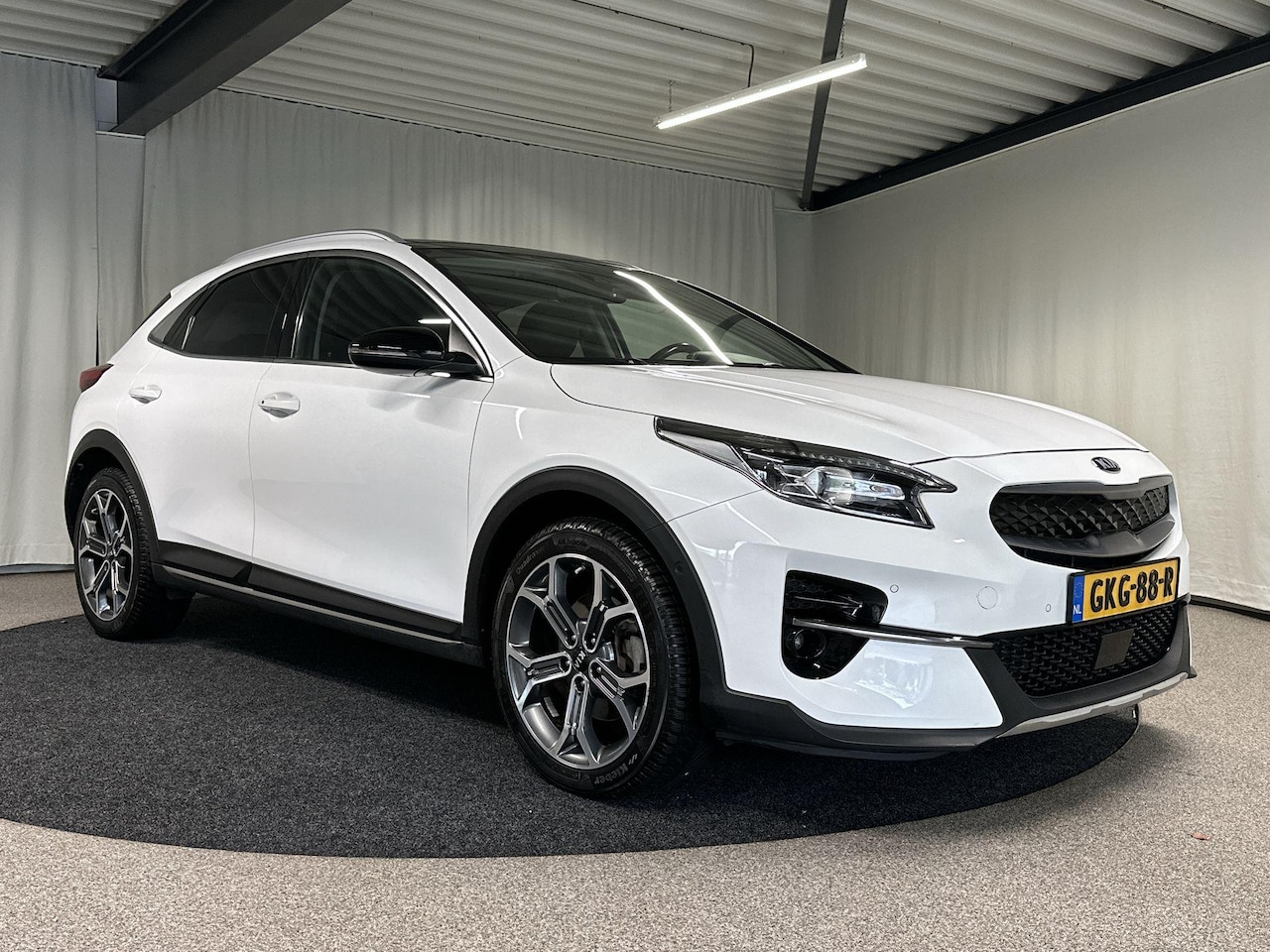 Kia XCeed - 1.6 GDi PHEV ExecutiveLine Automaat | Leder | Pano | SOH 95.5% - AutoWereld.nl