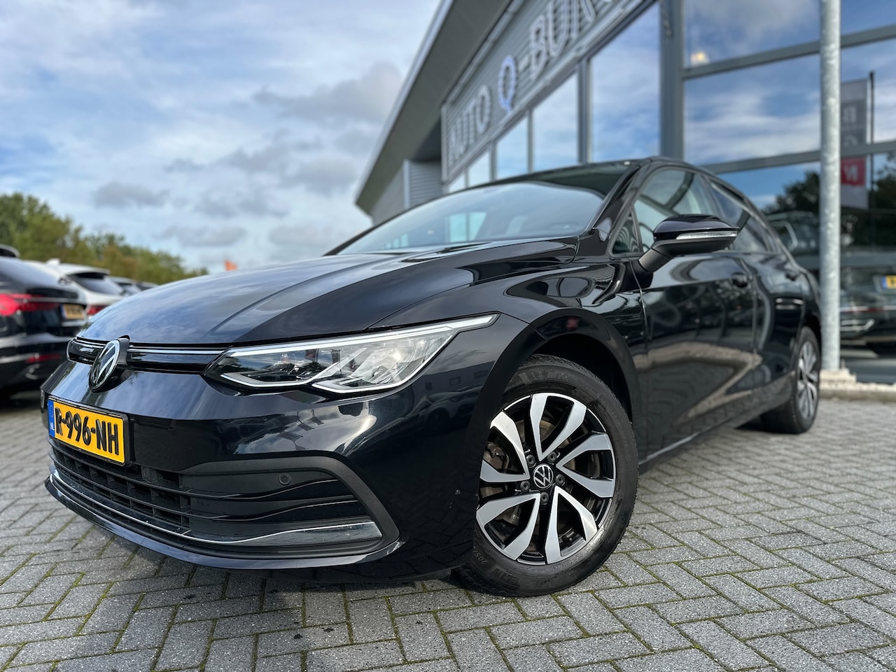 Volkswagen Golf - 1.0 TSI Life | Afneembare Trekhaak | Adap Cruise | Navi | PDC | LED | Climate | Dealer Ond - AutoWereld.nl