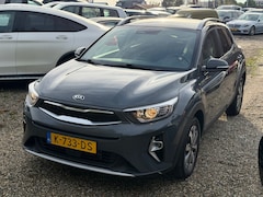 Kia Stonic - 1.0 T-GDi MHEV DynamicPlusLine Camera Carplay StuurAssist PDC LMV Nando Grey