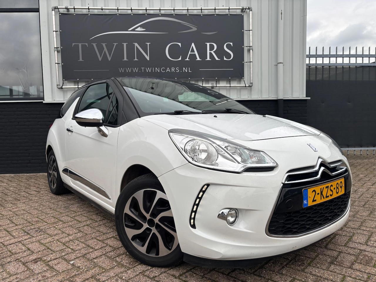 Citroën DS3 - 1.4 e-HDi Business Navi Airco Leer Automaat - AutoWereld.nl