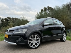 Volkswagen Polo - 1.2 TSI Cross Automaat / Apple CarPlay-Android Auto / Trekhaak / Clima / 17" Velgen / PDC