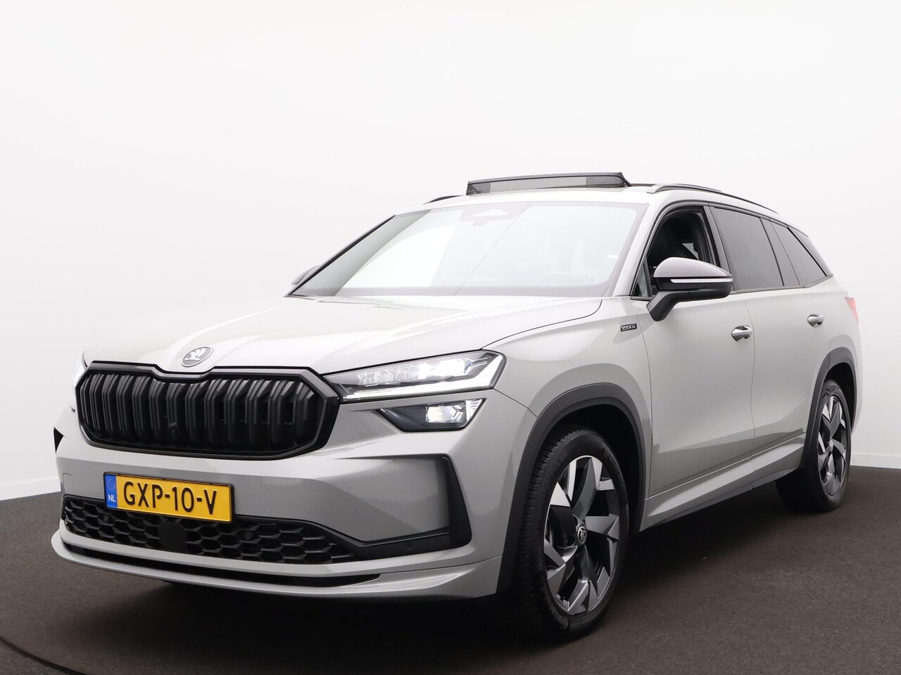 Skoda Kodiaq - 1.5 TSI MHEV Sportline Business 7p Panoramadak / Paraplu / Trekhaak - AutoWereld.nl