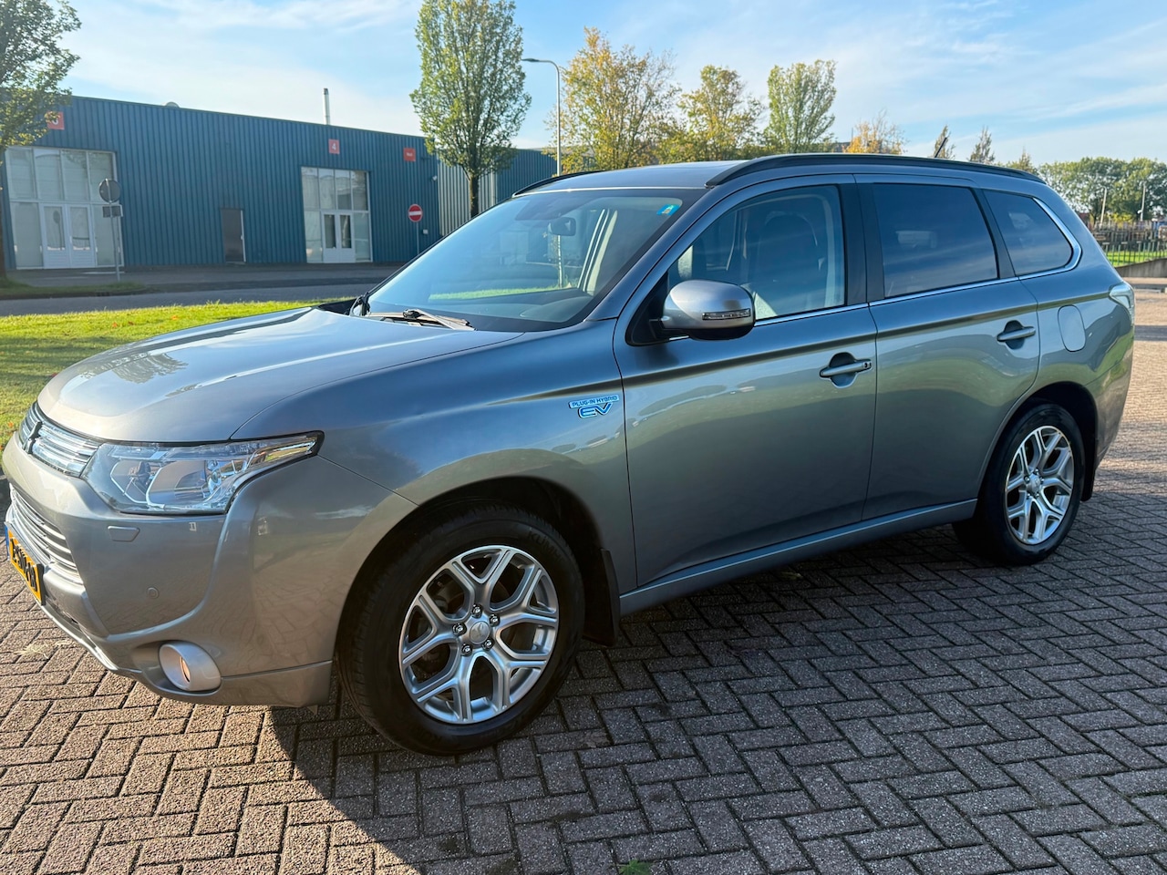 Mitsubishi Outlander - 2.0 PHEV instyle+ 4wd - AutoWereld.nl